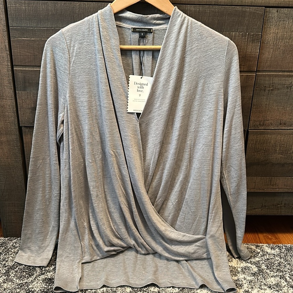 Stella & dot NWT grey wrap shirt!